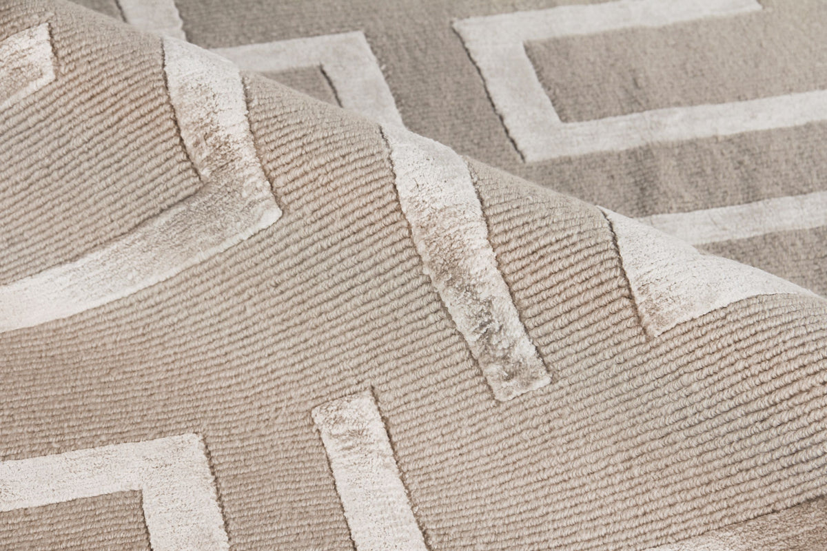 Exquisite Rugs Metro Velvet Handmade Hand-Knotted New Zealand Wool and Viscose Area Rug