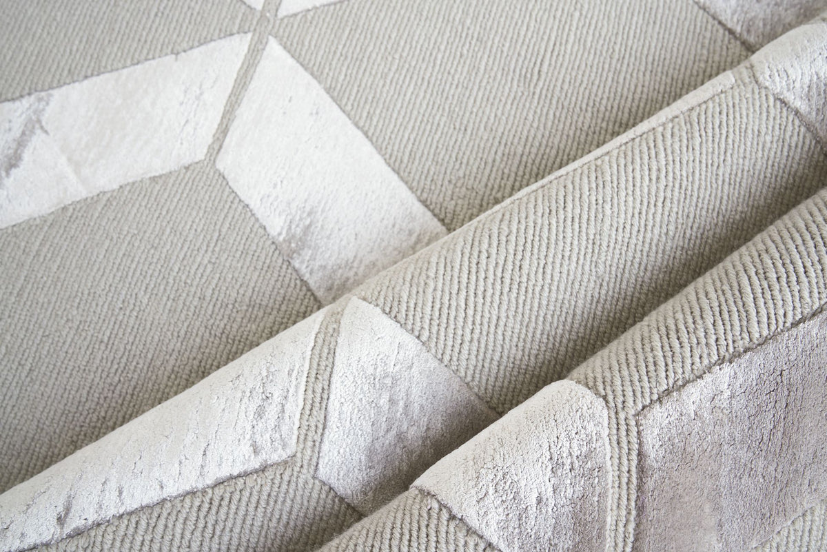 Exquisite Rugs Metro Velvet Handmade Hand-Knotted New Zealand Wool and Viscose  Area Rug
