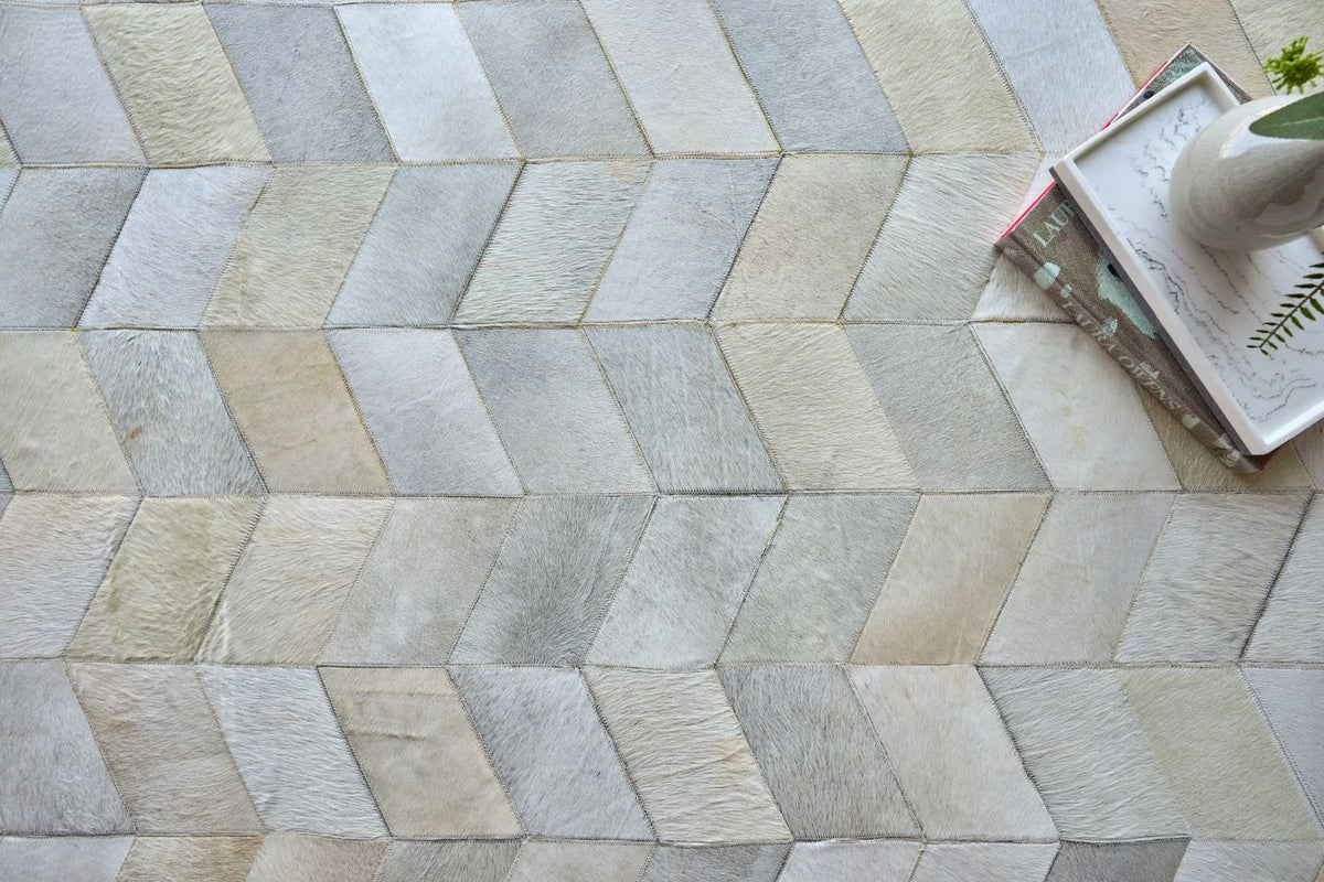 Exquisite Rugs Natural Hide Cowhide Silver Area Rug
