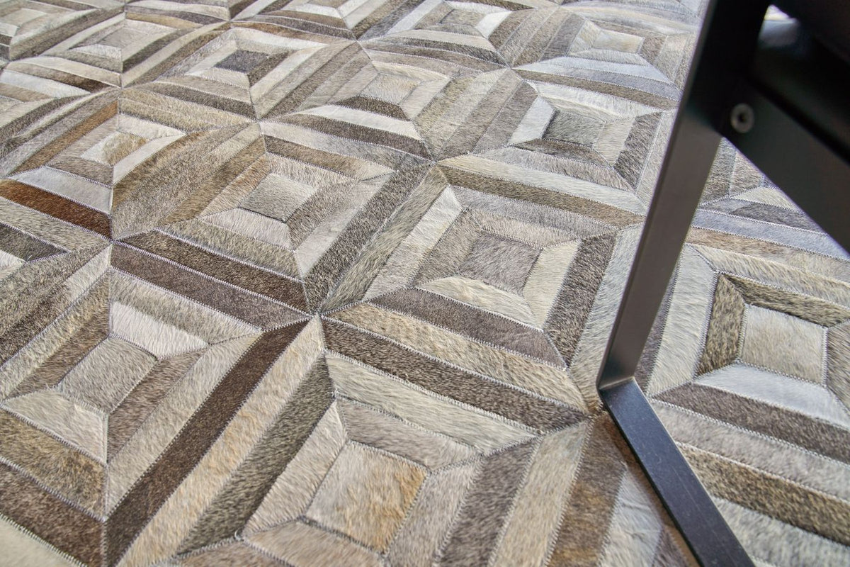 Exquisite Rugs Natural Hide Cowhide Silver Area Rug