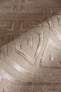Exquisite Rugs Metro Velvet Handmade Hand-Knotted New Zealand Wool and Viscose  Area Rug