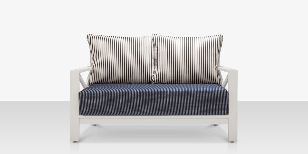 DecoScapes Dynasty Loveseat