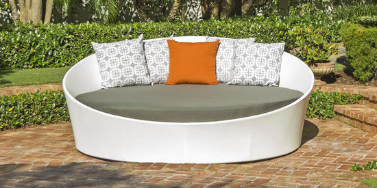 DecoScapes Furniture Cosmo Aluminum 90'' Daybed